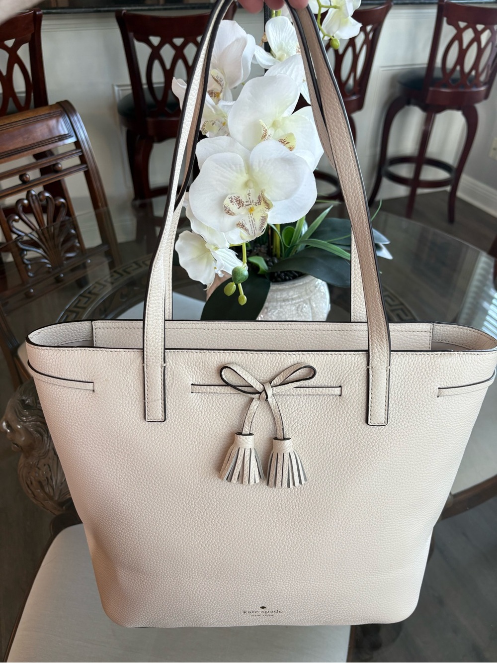 🤍🤍KATE SPADE HAYES PEBBLED LEATHER PARCHMENT ZIP TOP TOTE BAG!🤍🤍